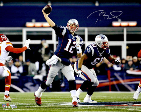 Tom Brady NE Patriots Signed 16x20 Throwing Photo - TRISTAR - Fanatics