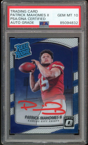 2017 Donruss Optic Rated Rookie Patrick Mahomes RC Red PSA/DNA Auto GEM MINT 10