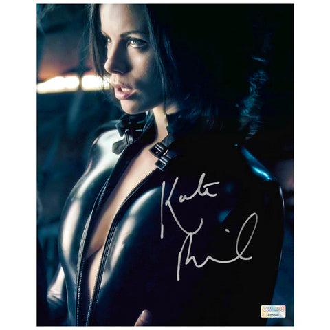 Kate Beckinsale Autographed Underworld Evolution Selene Death Dealer 8x10 Photo
