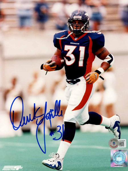 Derek Loville Autographed/Signed Denver Broncos 8x10 Photo Beckett 50423