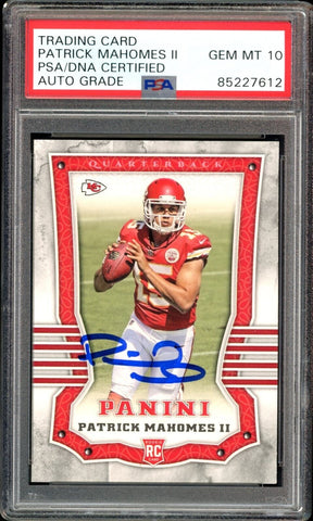 2017 Panini #104 Patrick Mahomes RC Rookie On Card PSA/DNA Auto GEM MINT 10
