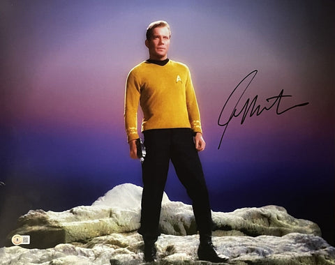 William Shatner Autographed/Signed Star Trek 16x20 Photo Beckett 46528