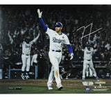 Freddie Freeman Signed Los Angeles Dodgers Unframed 16x20 MLB Photo