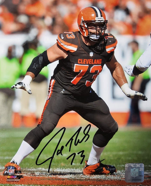Cleveland Browns Hall of Famer JOE THOMAS Signed 8X10 Photo #5 AUTO - WI Badgers