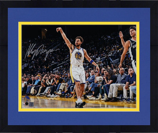 FRMD Klay Thompson Golden State Warriors Signed 16x20 Shooting vs Spurs Photo