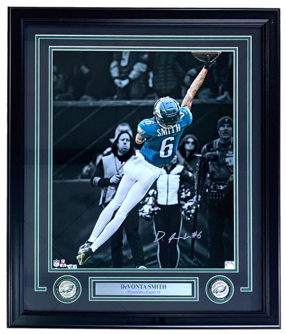 Devonta Smith Signed Framed Philadelphia Eagles 16x20 One Handed Catch Fanatics
