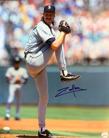 Mariners Hall of Famer RANDY JOHNSON Signed 16x20 Action photo #1 AUTO - JSA