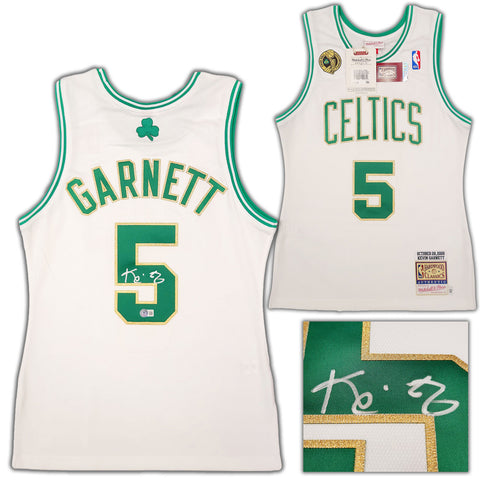 CELTICS KEVIN GARNETT AUTOGRAPHED MITCHELL & NESS JERSEY S BECKETT 203552