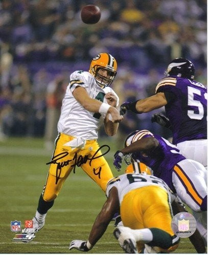 Brett Favre Signed Green Bay Packers Unframed 16x20 NFL Photo - 421st Touchdown