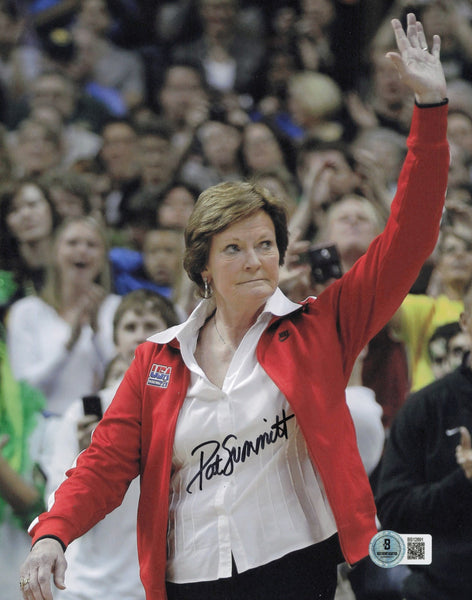 Pat Summitt Autographed 8x10 Photo Tennessee Volunteers Beckett BAS QR #BS12891