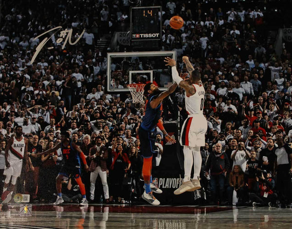 Damian Lillard Autographed Portland Trailblazers 16x20 Photo BAS 39954