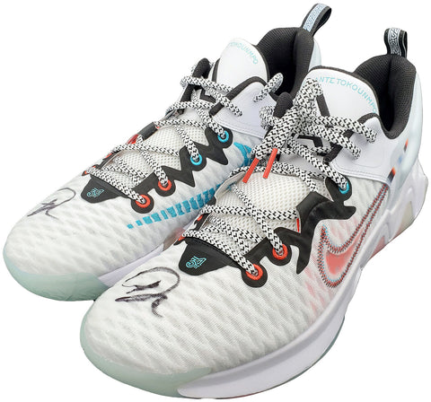 GIANNIS ANTETOKOUNMPO AUTOGRAPHED WHITE NIKE SHOES 13 PAIR BECKETT 197432 197432