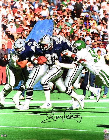 Tony Dorsett Autographed Dallas Cowboys 16x20 Vs. Eagles Photo - Beckett W Holo