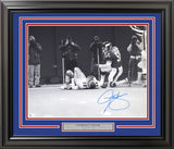 LAWRENCE TAYLOR AUTOGRAPHED FRAMED 16X20 PHOTO OVER CUNNINGHAM BECKETT 209370