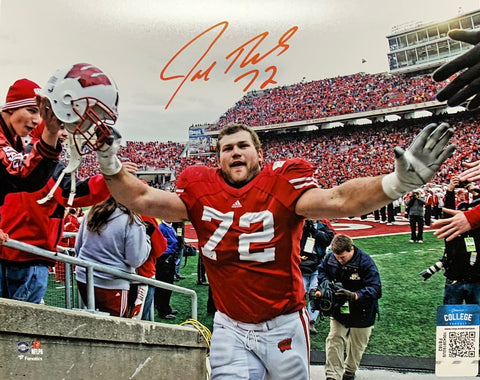Badgers lineman JOE THOMAS Signed 8X10 Photo #5 AUTO - All American - Browns