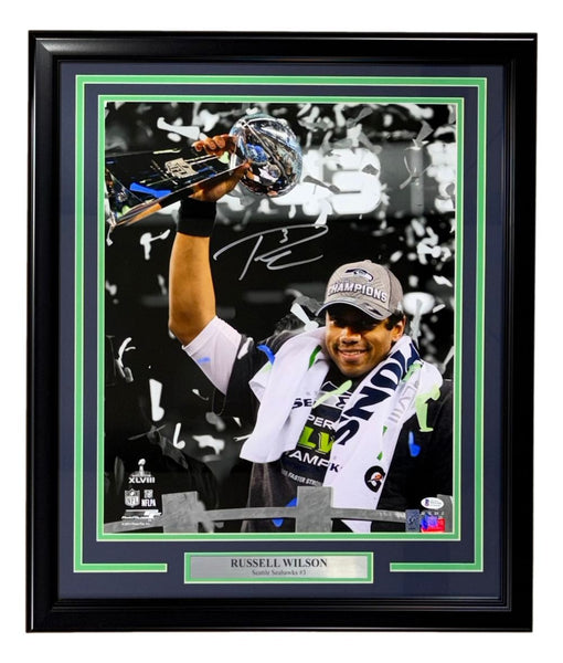 Russell Wilson Signed Framed 16x20 Seahawks Super Bowl XLVIII Trophy Photo BAS