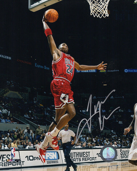 Tyrus Thomas Signed Chicago Bulls Red Jersey Action 8x10 Photo - (SCHWARTZ COA)