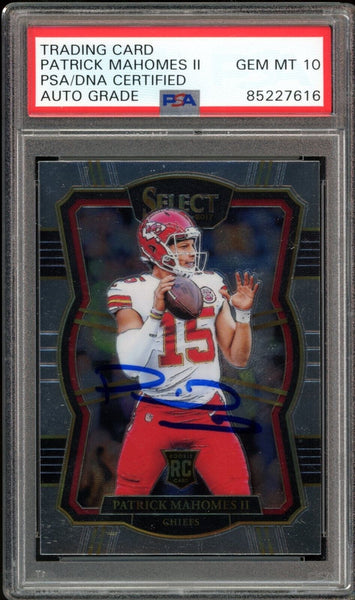 2017 Panini Select #103 Patrick Mahomes RC On Card PSA/DNA Auto GEM MINT 10