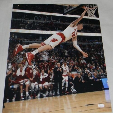 SAM DEKKER SIGNED AUTOGRAPHED WISCONSIN BADGERS 16x20 DUNK PHOTO JSA