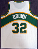 SEATTLE SONICS FRED BROWN AUTOGRAPHED SIGNED WHITE JERSEY MCS HOLO STOCK #106744