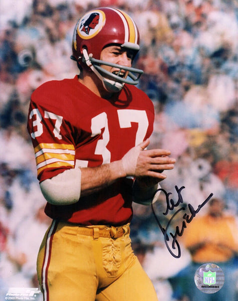 Pat Fischer Signed Washington Red Jersey Close Up 8x10 Photo - (SCHWARTZ COA)