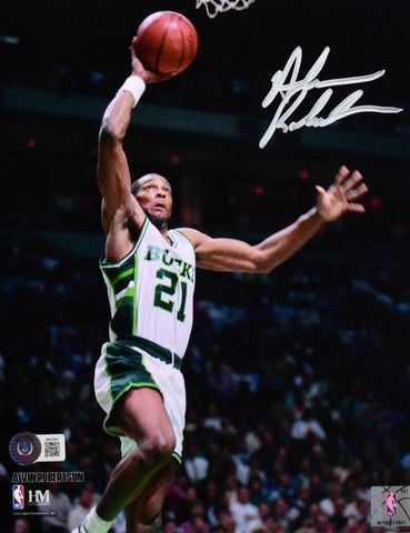 Alvin Robertson Autographed Milwaukee Bucks 8x10 Dunk Photo - Beckett W Hologram
