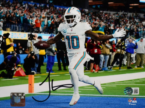Tyreek Hill Autographed Miami Dolphins 8X10 Touchdown Photo- Beckett W Hologram