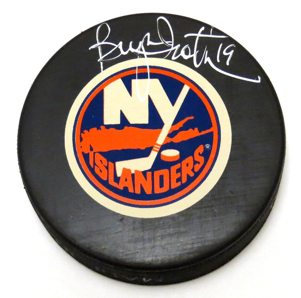 Bryan Trottier Signed New York Islanders Logo Hockey Puck Beckett Authenticated