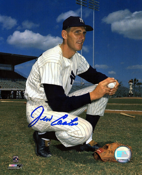 Jim Coates Signed Yankees Kneeling Pose 8x10 Photo - (In Blue) - (SCHWARTZ COA)