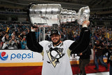 Chris Kunitz Signed 2016 Penguins Stanley Cup Champions Logo Puck (PSA COA)