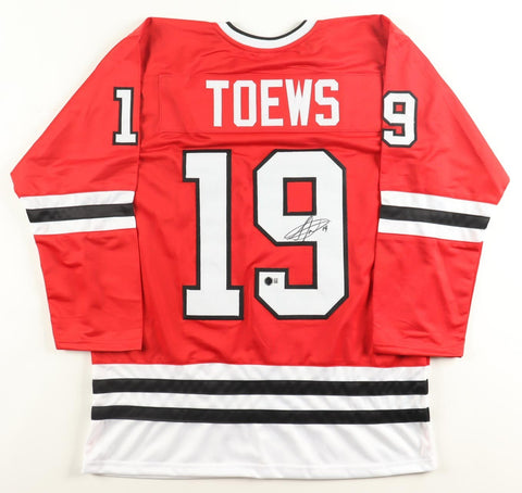 Jonathan Toews Signed Chicago Blackhawks Jersey (Beckett) 3xStanley Cup Champion