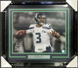 RUSSELL WILSON AUTOGRAPHED FRAMED 16X20 PHOTO SEAHAWKS SUPER BOWL RW HOLO 90708