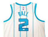 HORNETS LAMELO BALL AUTOGRAPHED WHITE NIKE SWINGMAN JERSEY XL BECKETT 209487