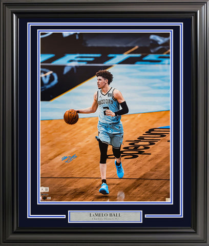 LAMELO BALL AUTOGRAPHED FRAMED 16X20 PHOTO NEW ORLEANS PELICANS BECKETT 210964