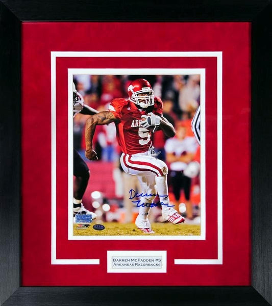 DARREN McFADDEN SIGNED ARKANSAS RAZORBACKS 8x10 FRAMED PHOTO COA