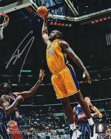 Shaquille O'Neal Signed Lakers Action 8x10 Photo - (SCHWARTZ COA)