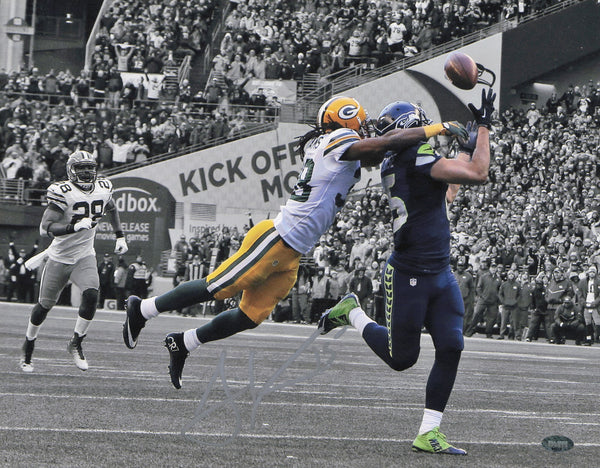 Jermaine Kearse Autographed 11x14 Photo NFC Champ Game Winning TD MCS 64215
