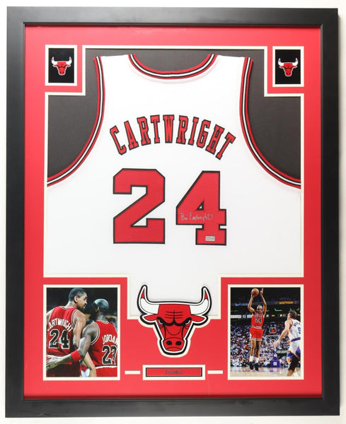 Bill Cartwright Signed Chicago Bulls Framed Jersey (TriStar) 3xNBA Champ/ Center
