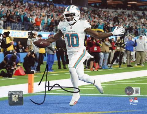 Tyreek Hill Autographed/Signed Miami Dolphins 8x10 Photo BAS 40259