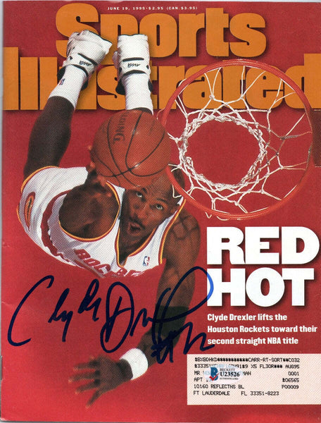 Clyde Drexler Autographed Houston Rockets Sports Illustrated 6/19/95 Beckett