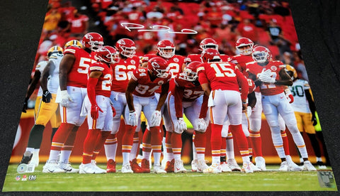 PATRICK MAHOMES SIGNED KANSAS CITY CHIEFS LEN DAWSON HUDDLE 16x20 PHOTO BECKETT