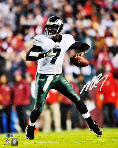 MICHAEL VICK AUTOGRAPHED 16X20 PHOTO PHILADELPHIA EAGLES BECKETT WITNESS 243623