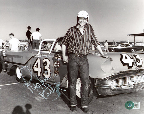 Richard Petty NASCAR Authentic Signed 8x10 Black & White Photo BAS #BH049619
