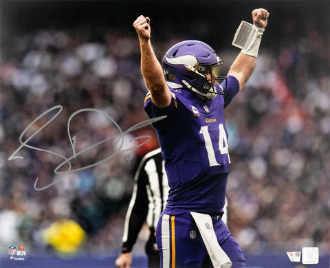Sam Darnold Signed Minnesota Vikings Passing 16x20 Photo - (FANATICS COA)