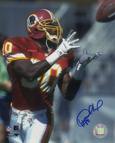 Desmond Howard Signed Washington Red Jersey Catching Football 8x10 Photo -SS COA