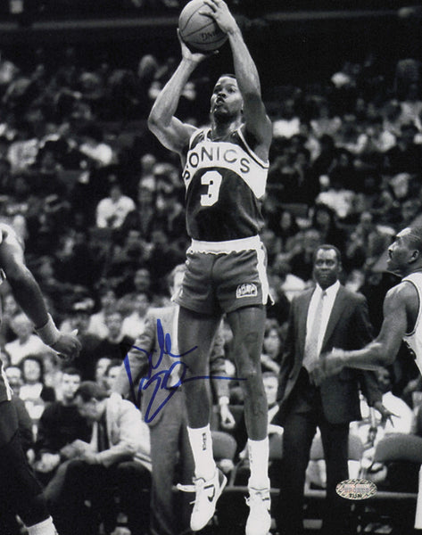 Dale Ellis Autographed Signed 8x10 Photo Seattle Supersonics MCS Holo #87320