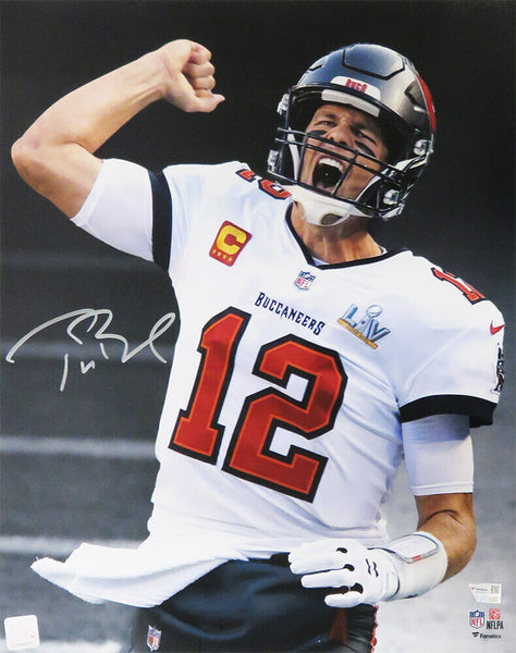 Tom Brady Signed Tampa Bay Buccaneers Fist Pump Spotlight 16x20 Photo (Fanatics)