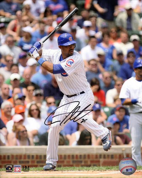 Derrek Lee Signed Cubs White Jersey Batting 8x10 Photo - (SCHWARTZ SPORTS COA)