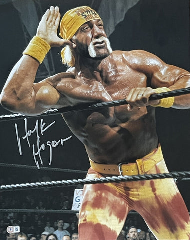 Hulk Hogan Autographed/Signed 16x20 Photo Beckett 42026