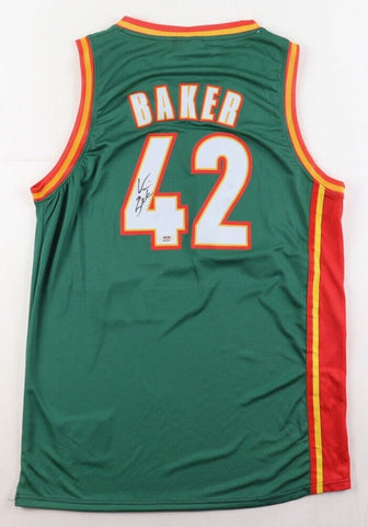 Vin Baker Signed Seattle Supersonics Jersey (PSA) 1993 1st Round Pick #8 Overall